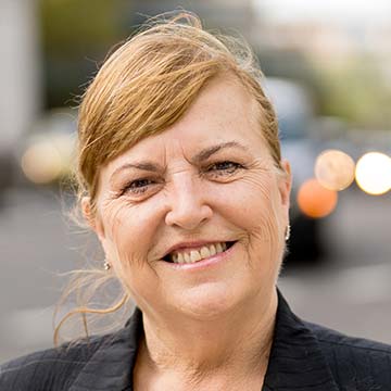 photo of Rhonda Craven